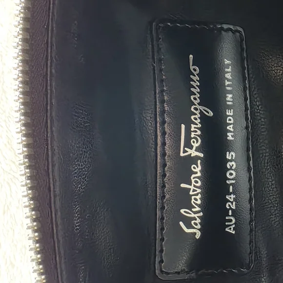Salvatore Ferragamo 100% Leather Black Toiletry Travel/shaving Bag Sleek Design - Picture 3 of 9